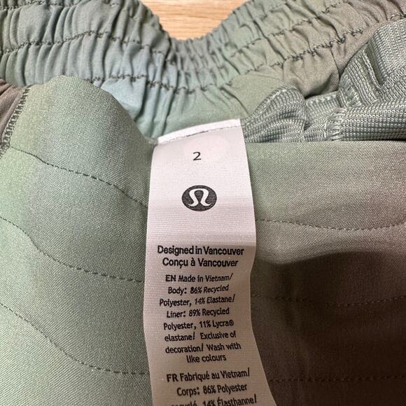 Lululemon Hotty Hot High-Rise Lined Short 4" Chroma Drift Green Size 2 NWT - Picture 8 of 12